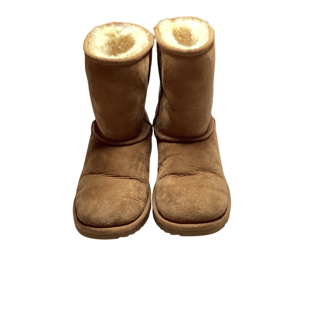 UGG Classic II Short Boot Kids Size 4 Chestnut Suede Winter Cozy Shearling Warm